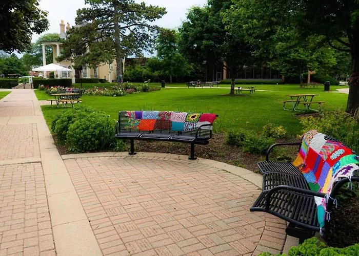 In Dt Great For Navy Graduations *