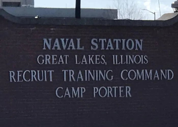 Holiday home In Dt Great For Navy Graduations Libertyville